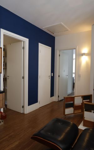 Casa de condomínio à venda com 420m², 4 quartos e 7 vagasSala Intima