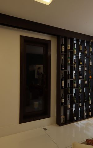 Casa de condomínio à venda com 420m², 4 quartos e 7 vagasAdega