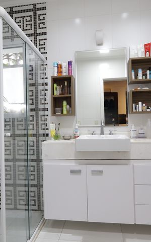 Casa de condomínio à venda com 420m², 4 quartos e 7 vagasBanheiro da Suíte 2