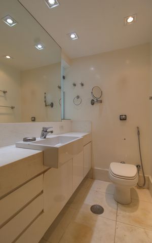 Apartamento à venda com 170m², 3 quartos e 3 vagasBanheiro da Suíte