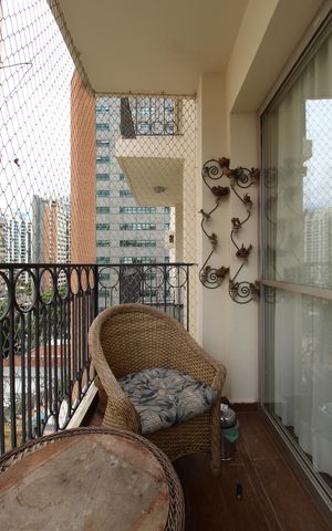 Apartamento à venda com 170m², 3 quartos e 3 vagasVaranda