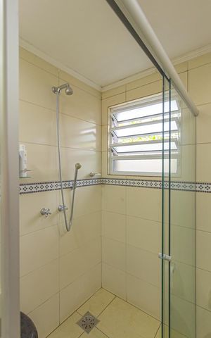 Casa à venda com 100m², 2 quartos e 3 vagas Casa à venda com 100m², 2 quartos e 3 vagasBanheiro