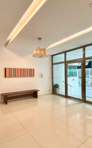 Apartamento à venda com 113m², 2 quartos e 2 vagas Apartamento à venda com 113m², 2 quartos e 2 vagasHall de entrada