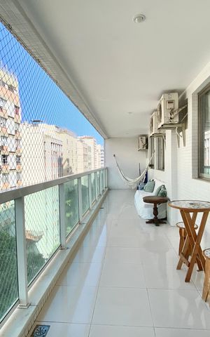 Apartamento à venda com 113m², 2 quartos e 2 vagas Apartamento à venda com 113m², 2 quartos e 2 vagasVaranda