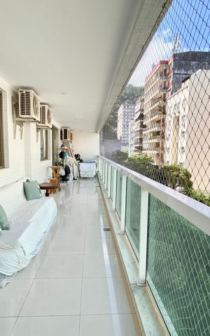 Apartamento à venda com 113m², 2 quartos e 2 vagas Apartamento à venda com 113m², 2 quartos e 2 vagasVaranda