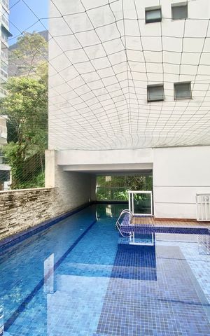 Apartamento à venda com 113m², 2 quartos e 2 vagas Apartamento à venda com 113m², 2 quartos e 2 vagasÁrea comum - Piscina