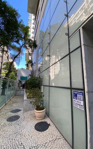 Apartamento à venda com 113m², 2 quartos e 2 vagas Apartamento à venda com 113m², 2 quartos e 2 vagasPlaca