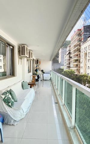 Apartamento à venda com 113m², 2 quartos e 2 vagas Apartamento à venda com 113m², 2 quartos e 2 vagasVaranda