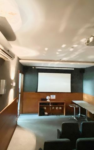 Apartamento à venda com 113m², 2 quartos e 2 vagas Apartamento à venda com 113m², 2 quartos e 2 vagasÁrea comum cinema