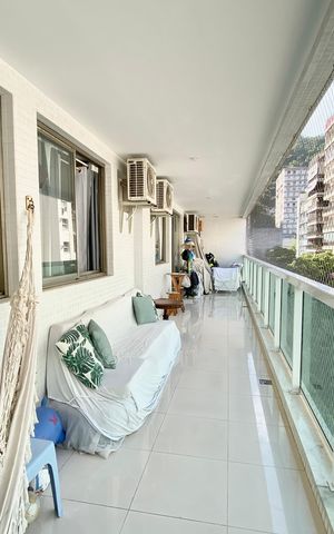 Apartamento à venda com 113m², 2 quartos e 2 vagas Apartamento à venda com 113m², 2 quartos e 2 vagasVaranda