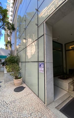 Apartamento à venda com 113m², 2 quartos e 2 vagas Apartamento à venda com 113m², 2 quartos e 2 vagasPlaca