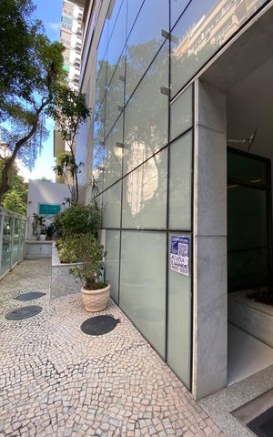 Apartamento à venda com 113m², 2 quartos e 2 vagas Apartamento à venda com 113m², 2 quartos e 2 vagasPlaca