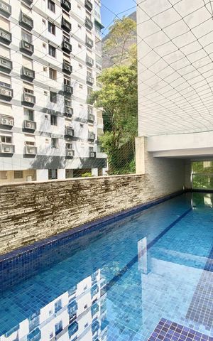 Apartamento à venda com 113m², 2 quartos e 2 vagas Apartamento à venda com 113m², 2 quartos e 2 vagasÁrea comum piscina