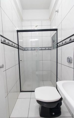Casa à venda com 298m², 3 quartos e 2 vagasBanheiro 2