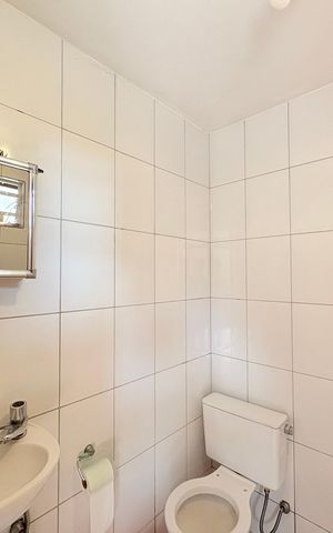 Casa à venda com 200m², 3 quartos e 2 vagasBanheiro Social externo