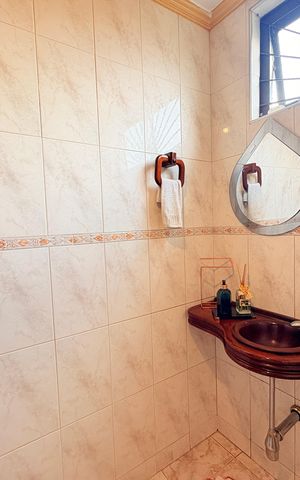 Casa à venda com 200m², 3 quartos e 2 vagasLavabo