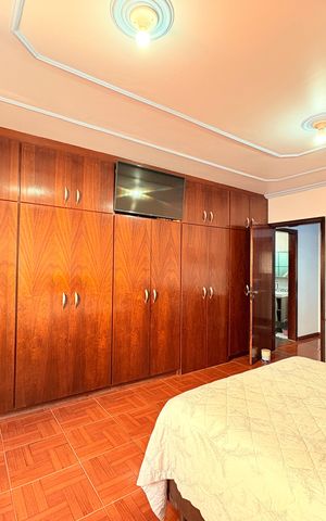 Casa à venda com 200m², 3 quartos e 2 vagasSuíte