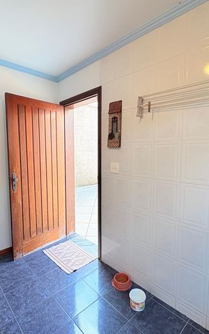 Casa à venda com 200m², 3 quartos e 2 vagasÁrea de Serviço