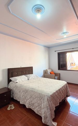 Casa à venda com 200m², 3 quartos e 2 vagasSuíte