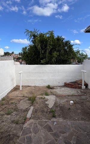 Casa à venda com 129m², 3 quartos e 2 vagas