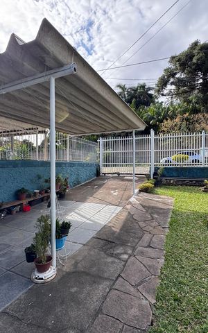 Casa à venda com 129m², 3 quartos e 2 vagas