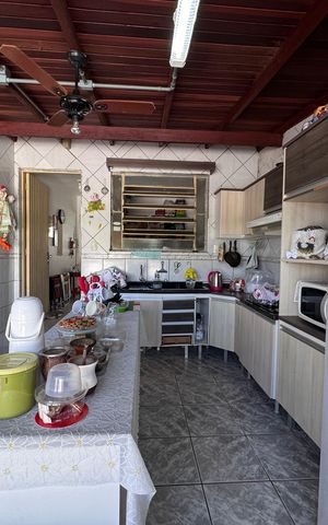 Casa à venda com 129m², 3 quartos e 2 vagas