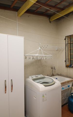 Casa à venda com 138m², 3 quartos e 1 vagaÁrea de Serviço