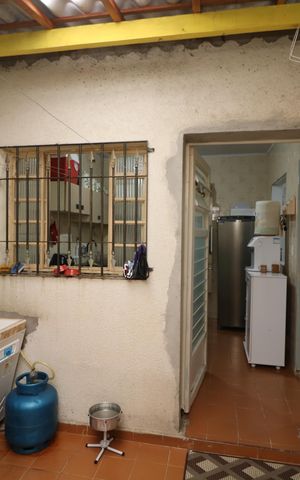 Casa à venda com 138m², 3 quartos e 1 vagaÁrea de Serviço