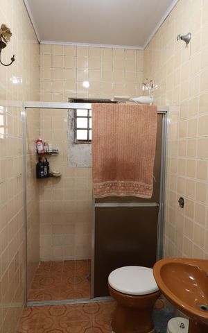 Casa à venda com 138m², 3 quartos e 1 vagaBanheiro