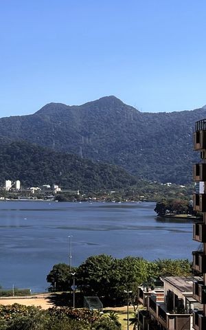 Apartamento à venda com 80m², 2 quartos e 2 vagasVista