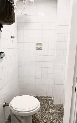 Apartamento à venda com 80m², 2 quartos e 2 vagasBanheiro de serviço