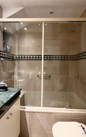 Apartamento à venda com 80m², 2 quartos e 2 vagasBanheiro da Suíte