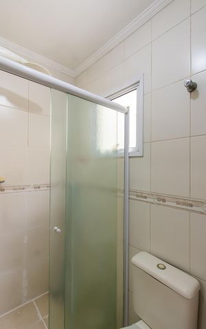 Casa à venda com 102m², 3 quartos e 2 vagas Casa à venda com 102m², 3 quartos e 2 vagasBanheiro Social