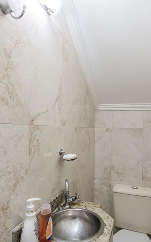 Casa à venda com 102m², 3 quartos e 2 vagas Casa à venda com 102m², 3 quartos e 2 vagasLavabo