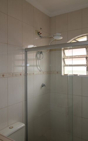 Casa à venda com 150m², 3 quartos e 2 vagasBanheiro