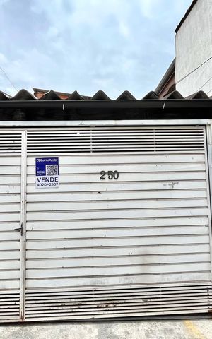Casa à venda com 90m², 4 quartos e 1 vaga Casa à venda com 90m², 4 quartos e 1 vagaFachada
