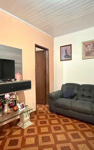Casa à venda com 90m², 4 quartos e 1 vaga Casa à venda com 90m², 4 quartos e 1 vagaSala