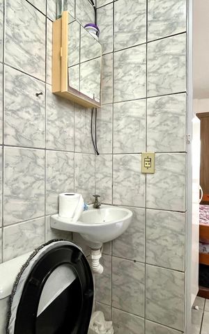 Casa à venda com 90m², 4 quartos e 1 vaga Casa à venda com 90m², 4 quartos e 1 vagaBanheiro 3