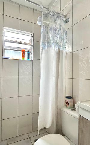 Casa à venda com 90m², 4 quartos e 1 vaga Casa à venda com 90m², 4 quartos e 1 vagaBanheiro 2