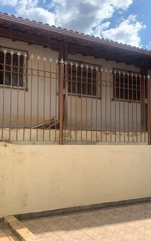 Casa à venda com 290m², 3 quartos e 4 vagas