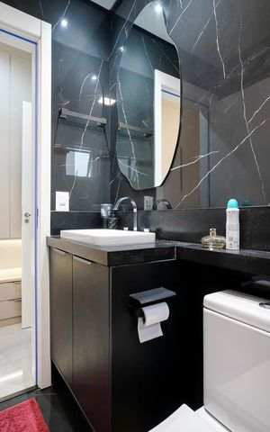 Apartamento à venda com 70m², 2 quartos e 2 vagasBanheiro da suíte