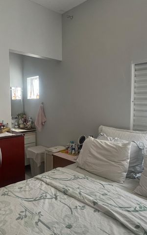 Casa à venda com 178m², 2 quartos e 3 vagas