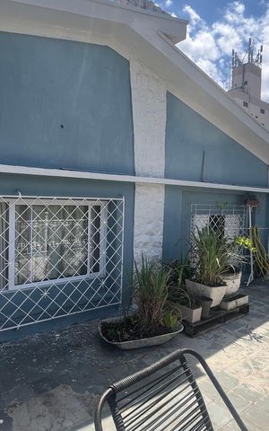 Casa à venda com 178m², 2 quartos e 3 vagas