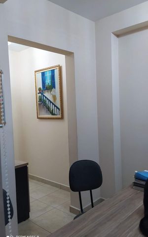 Casa à venda com 221m², 4 quartos e 1 vaga Casa à venda com 221m², 4 quartos e 1 vagaSala