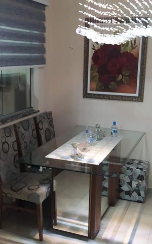 Casa à venda com 221m², 4 quartos e 1 vaga Casa à venda com 221m², 4 quartos e 1 vagaSala
