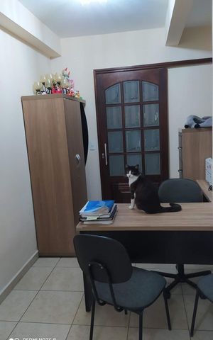 Casa à venda com 221m², 4 quartos e 1 vaga Casa à venda com 221m², 4 quartos e 1 vagaSala