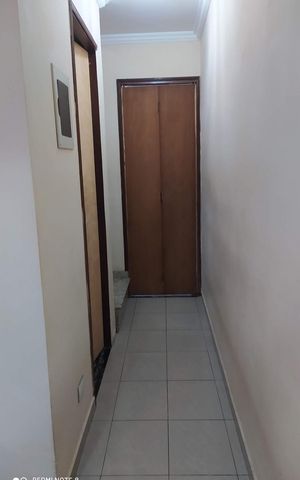 Casa à venda com 221m², 4 quartos e 1 vaga Casa à venda com 221m², 4 quartos e 1 vagaCorredor