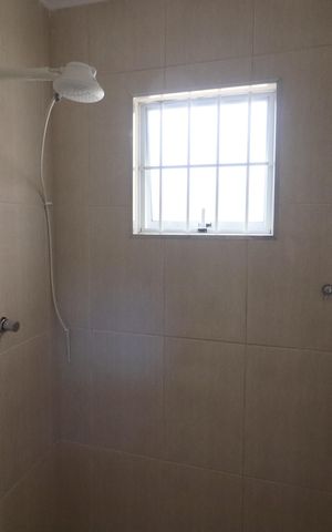 Casa à venda com 171m², 4 quartos e 3 vagasBanheiro 2