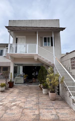 Casa à venda com 262m², 4 quartos e 3 vagas Casa à venda com 262m², 4 quartos e 3 vagasÁrea comum