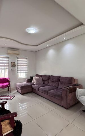 Casa à venda com 262m², 4 quartos e 3 vagas Casa à venda com 262m², 4 quartos e 3 vagassala